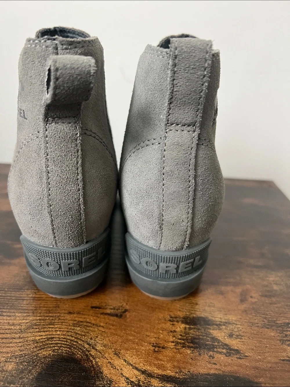 Sorel Women’s Gray Wedge Ankle Boots, size 6 ➡️